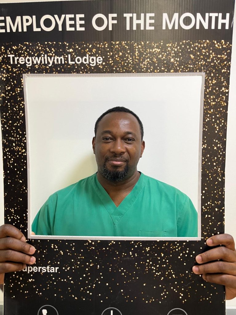Kelvin, Cynorthwyydd Gofal